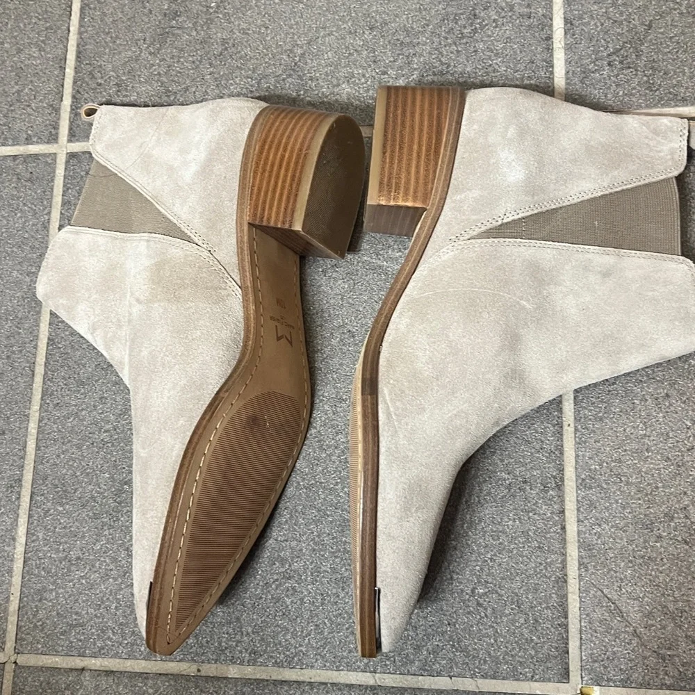 Marc Fisher LTD Women's Yale Pointed Toe Chelsea Boots Sz 10